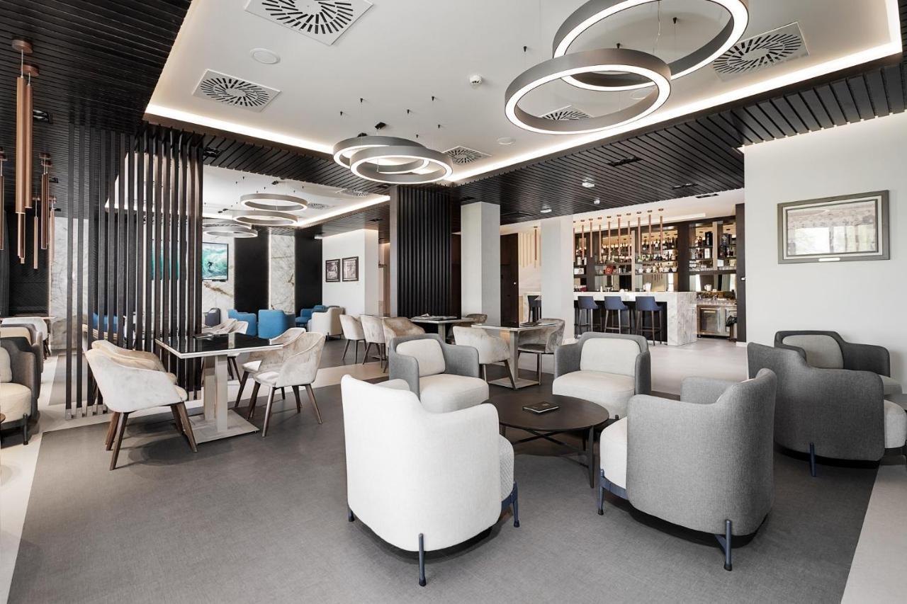 Hotel Srbija Lux 스타라 파조바 외부 사진