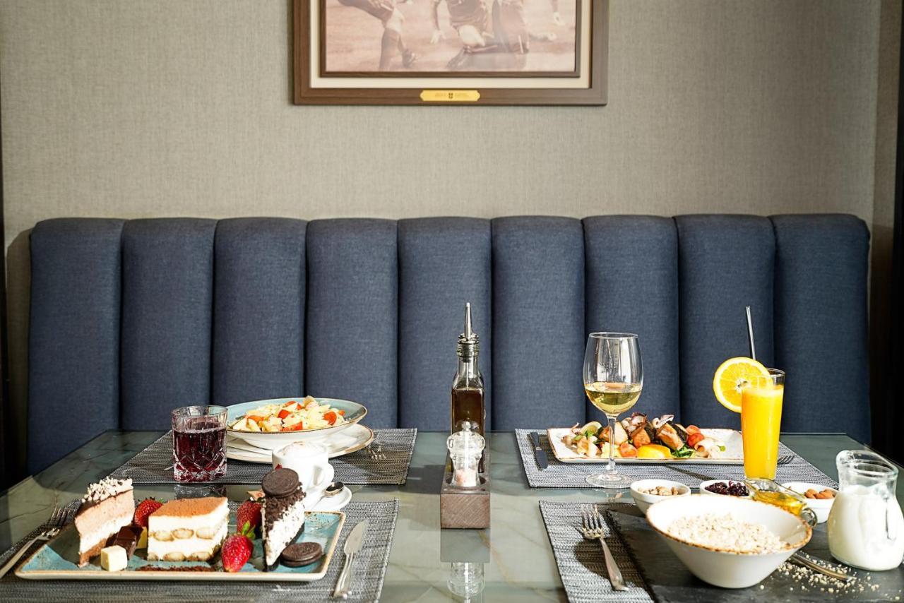 Hotel Srbija Lux 스타라 파조바 외부 사진